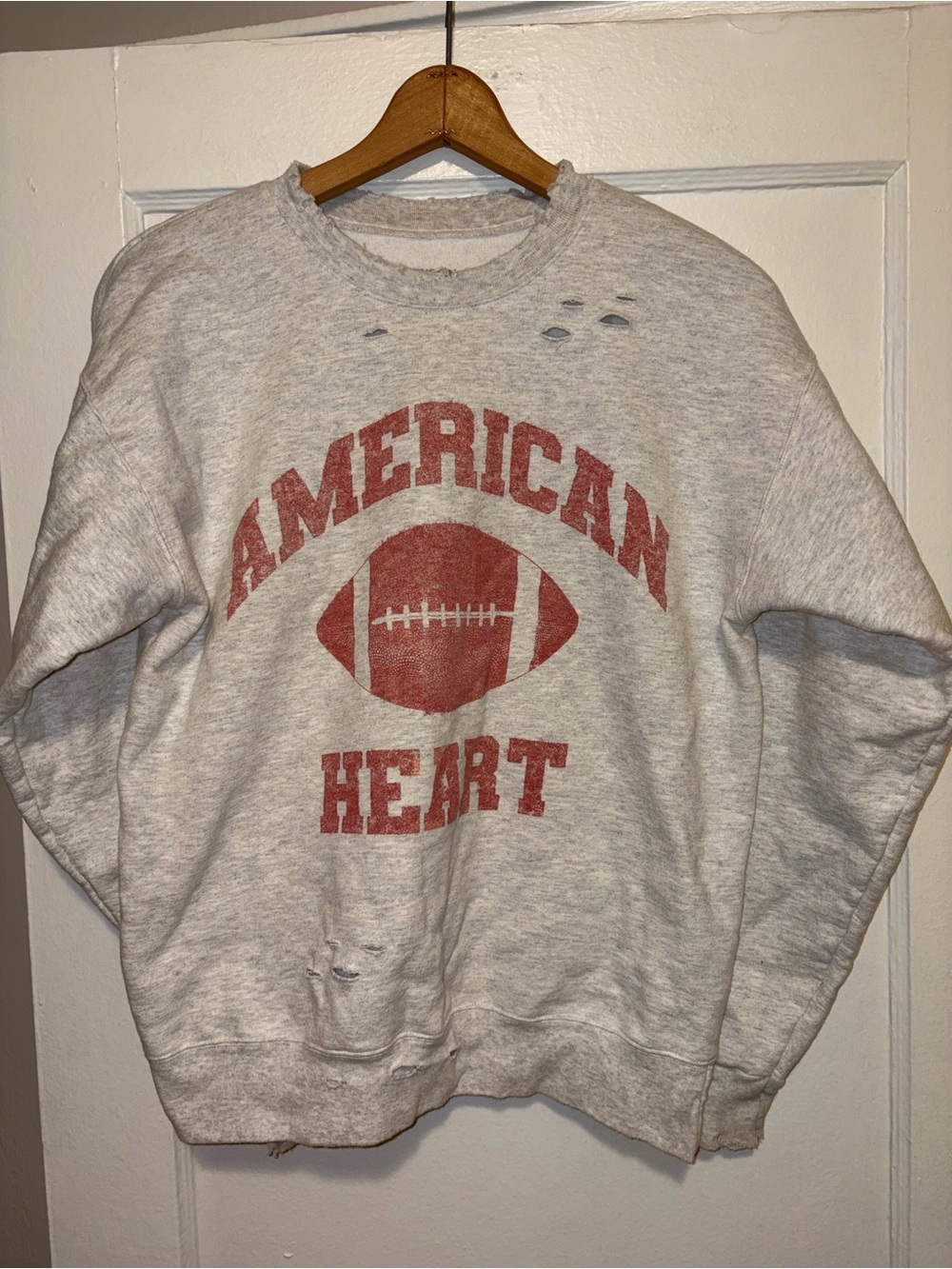 Benson Boone American Heart Distressed Sweatshirt Medium Pop Indie Comfy